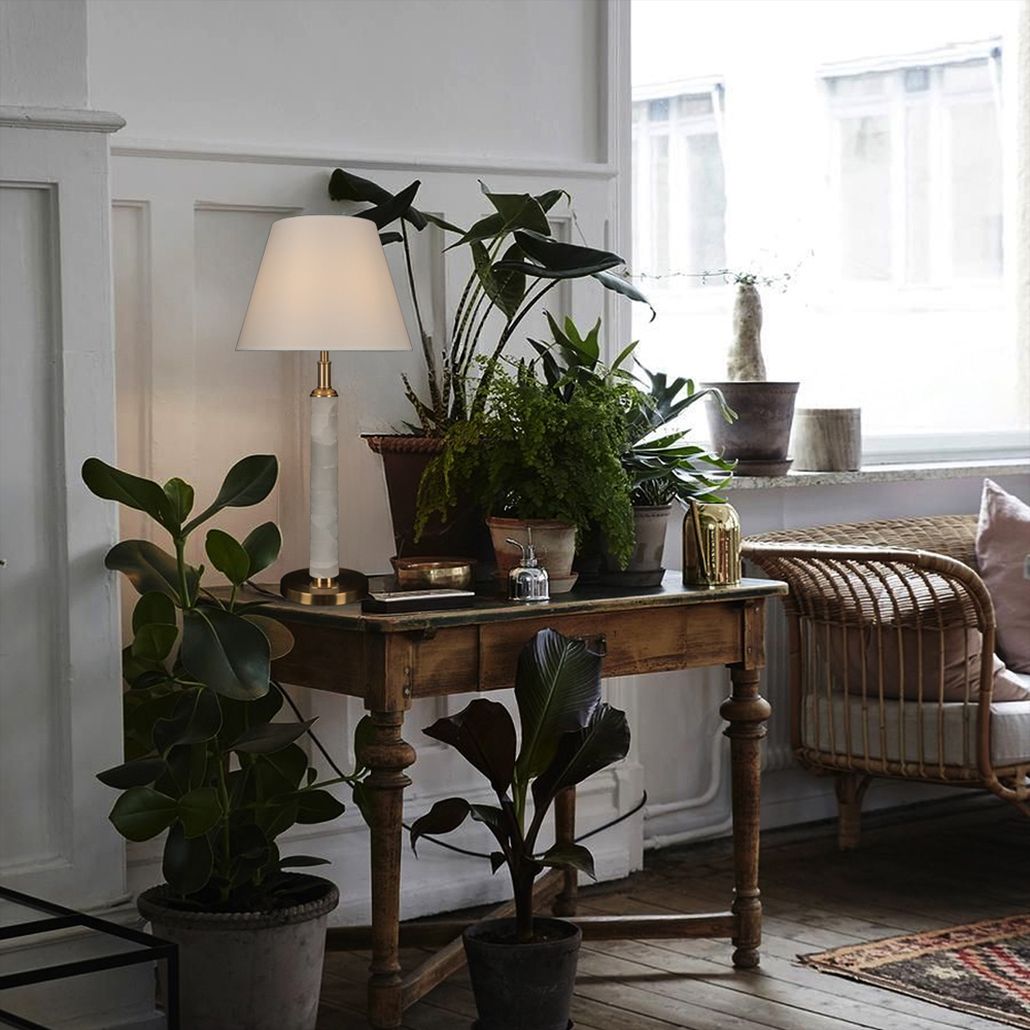 Настольная лампа White Scepter Lamp