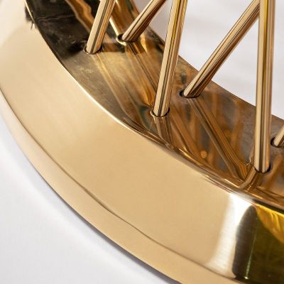 Стол обеденный круглый со светлой столешницей с мраморным рисунком и ажурным золотистым основанием в форме песочных часов Hourglass Lattice