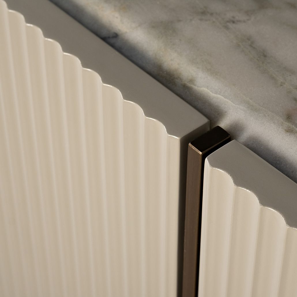 Комод серого цвета с рельефными фасадами и мраморной столешницей Uniqueness Marble