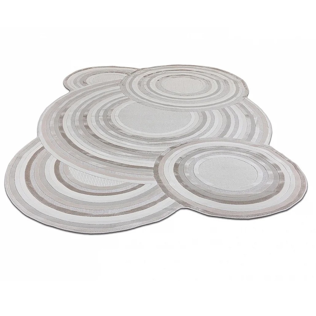 Ковер нестандартной окрулой формы Wavy Edge Carpet